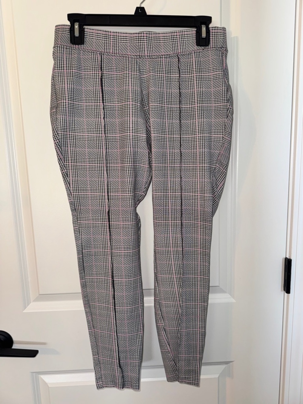 Old Navy Black and White Plaid Pull-On Leggings